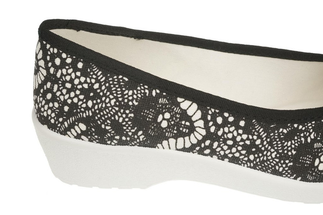 Women's sneakers Skarpol 137 LACE black size 37-41