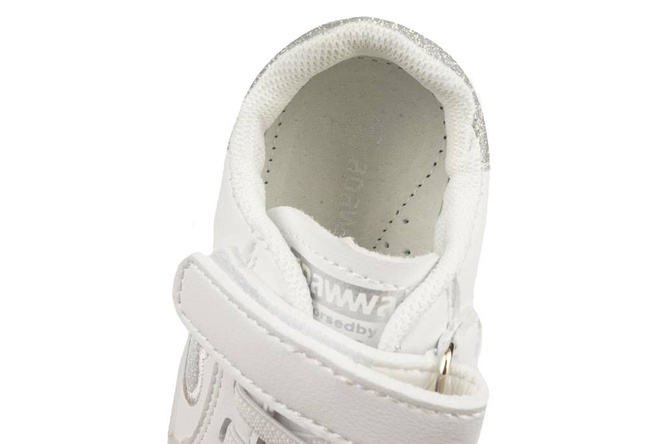 Children's sports shoes Apawwa ANC171-2WH white, size 21-25
