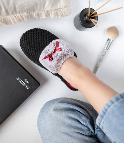 Pantofle damskie Meteor DV265 PIKÓWKA FUSBET czarne rozm.36-40