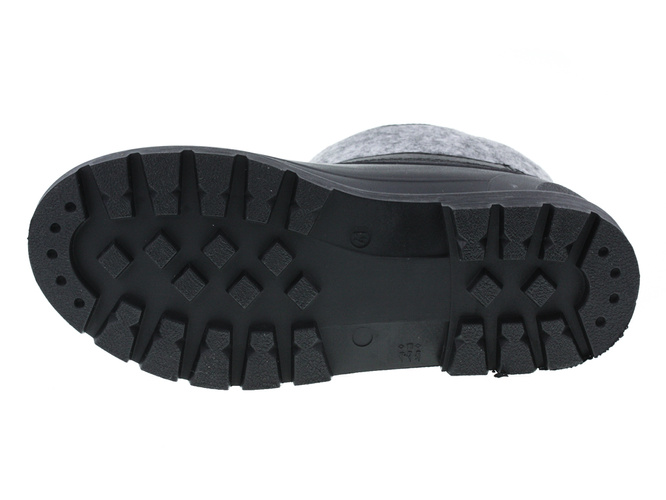 Men’s rubber boots Skarbek M071CZ in black, available in sizes 40–47.