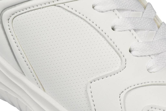 Women's sports shoes Badoxx DLXC-8447WH white, size 36-41