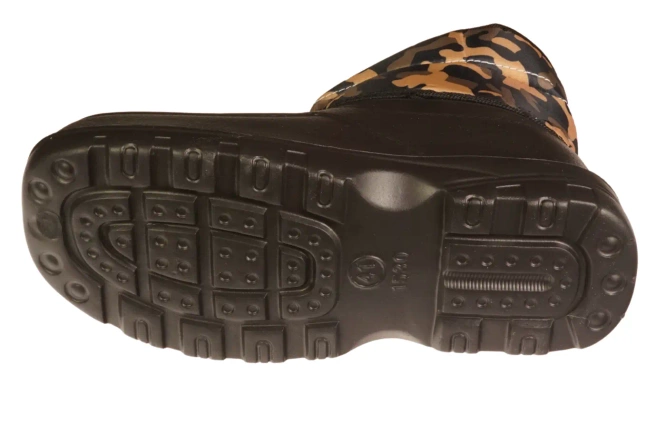 Men’s snow boots Minke M4773-8 in black, gray, and navy blue, available in sizes 41–47.