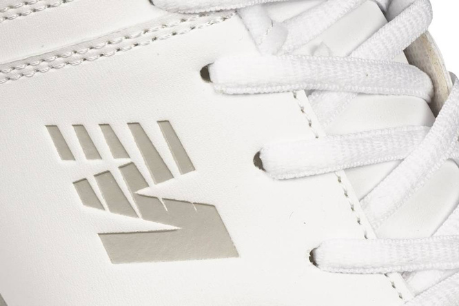 Youth sports shoes Badoxx DB-018WH white, size 37-41